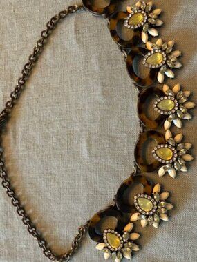 TORTOISE SHELL FASHION NECKLACE